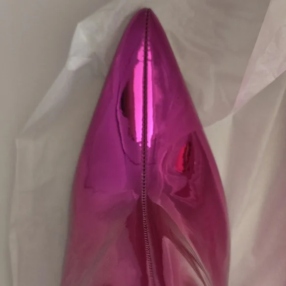 **NEW** Women's Metallic Hot Pink Heeled Ankle Bootie - Picture 4 of 5